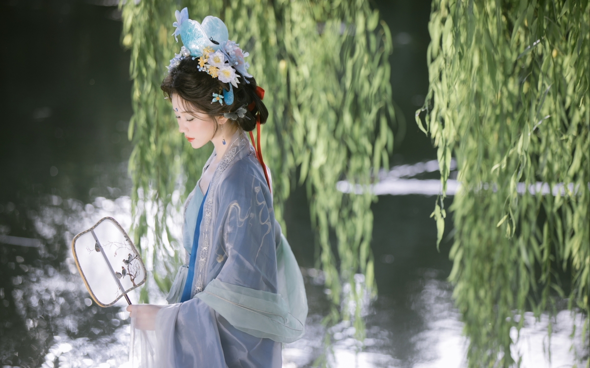 杨柳树 汉服美女 竹大宝 4K壁纸