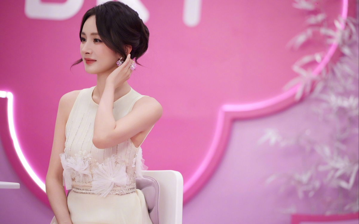杨幂白色裙子高清4K壁纸