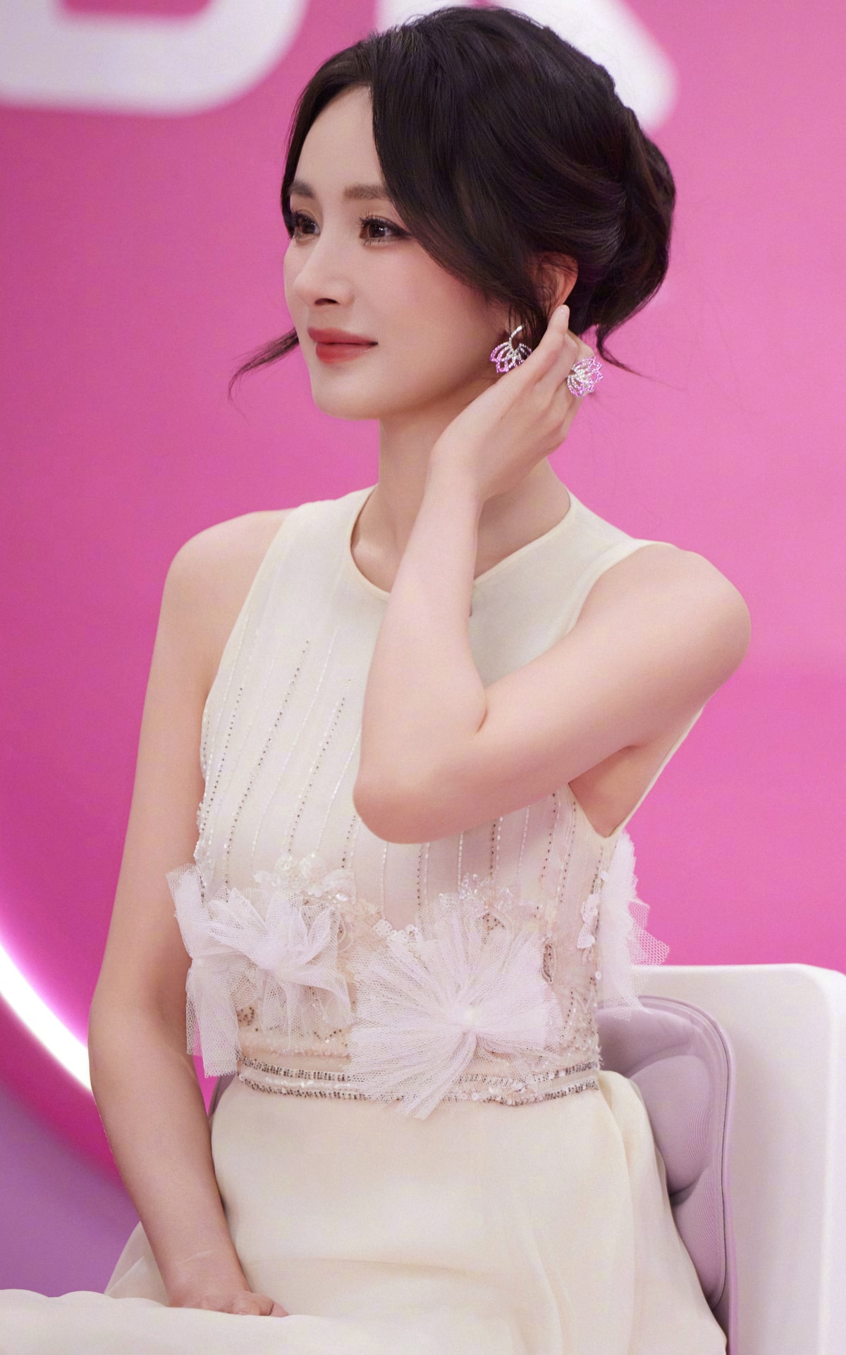 杨幂白色裙子唯美4K美女手机壁纸高清全屏