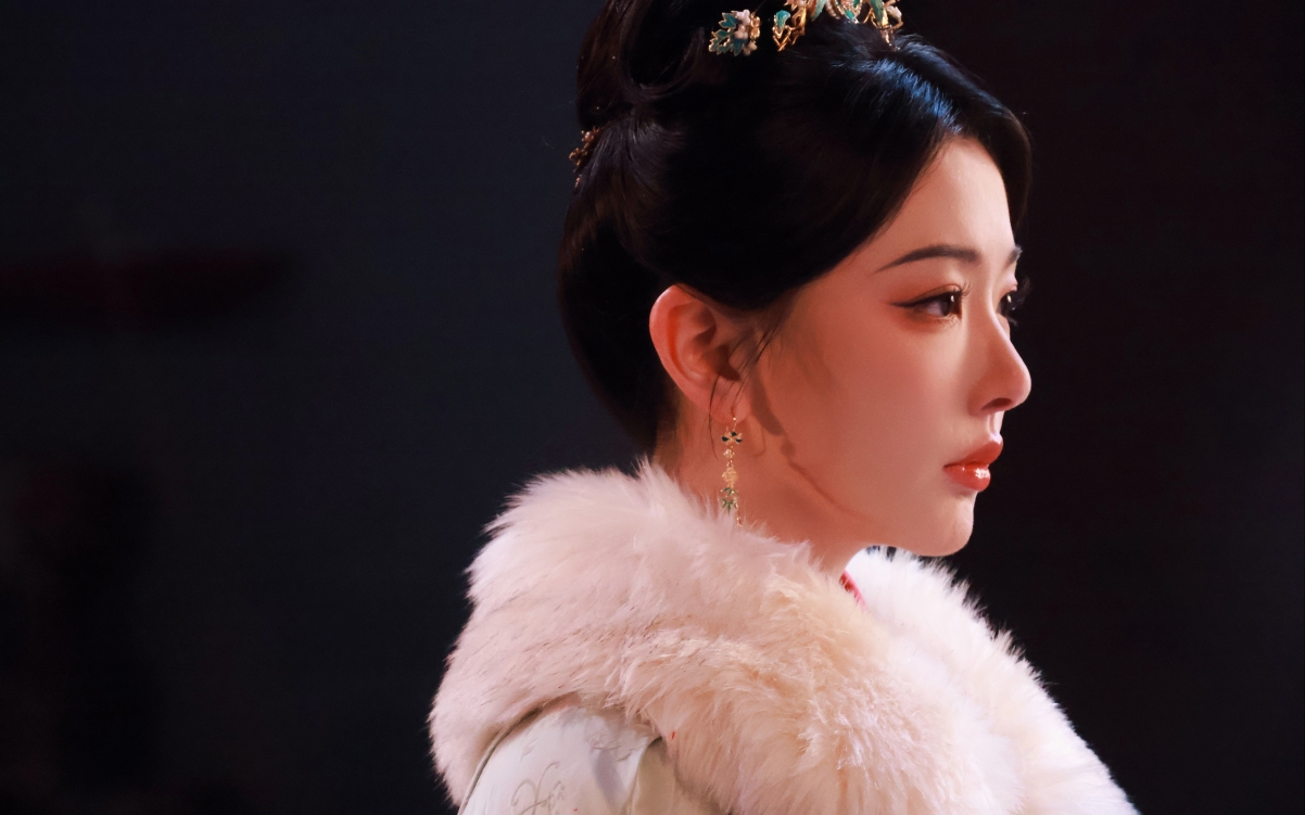 唯美侧脸美女孔雪儿4K壁纸