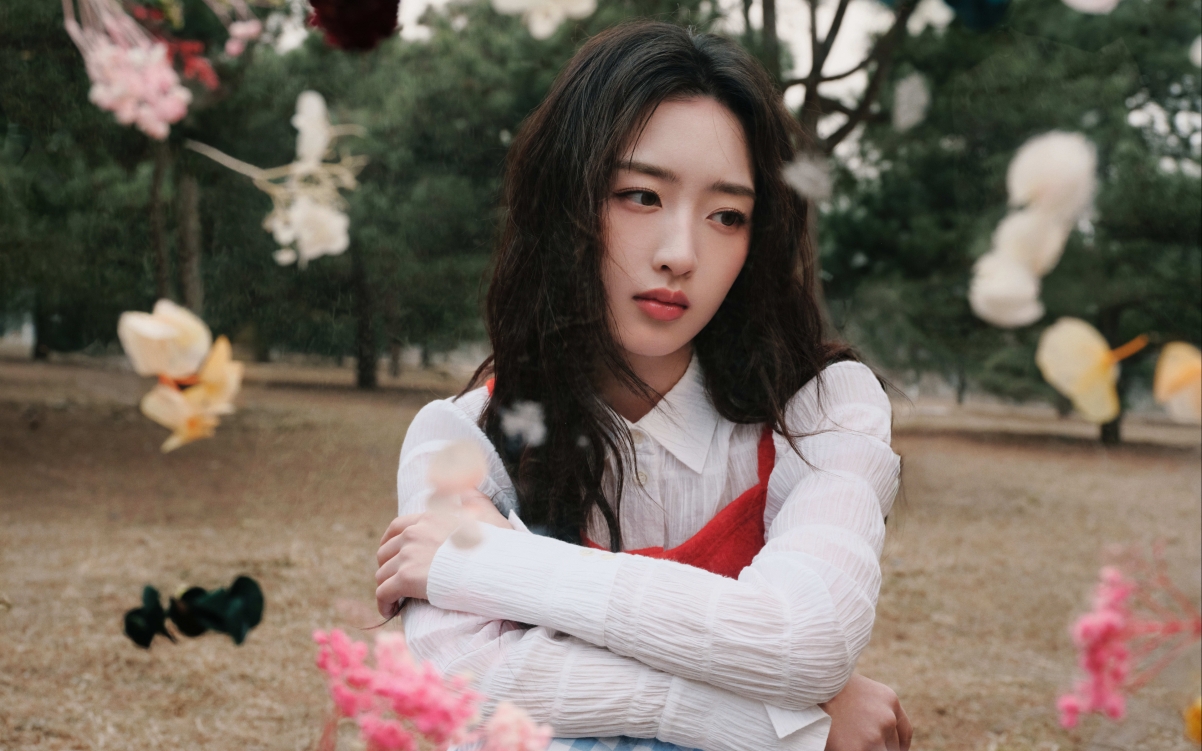 公园漂亮美女邓恩熙 4K壁纸